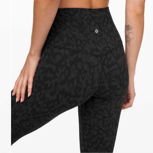 Lululemon Align Crop 23" Formation Camo Deep Coal Multi Size 6 LIKE NEW - Picture 2 of 4